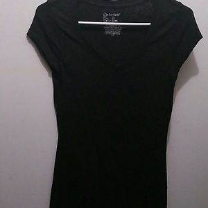 No boundaries v neck t shirt